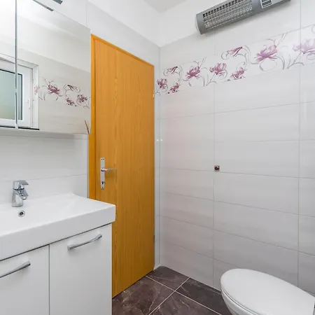 Mladen Apartment *