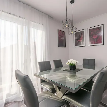 Mladen Apartment