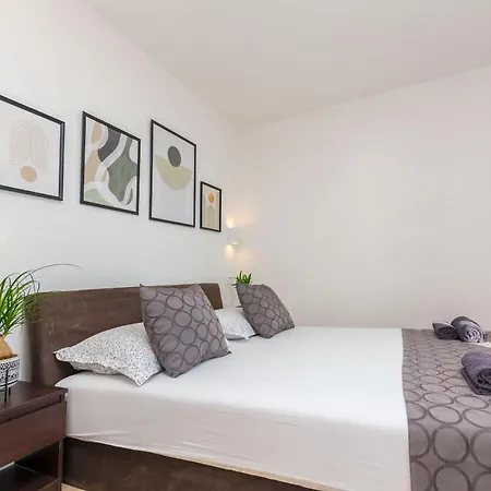Apartment Mladen