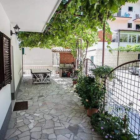 Apartment Mladen