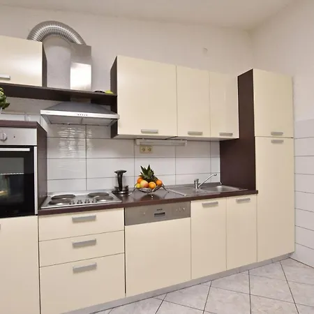 Apartment Mladen